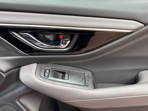 Used 2025 Subaru Outback Onyx Edition image 23