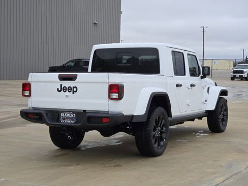 New 2025 Jeep Gladiator Sport image 4