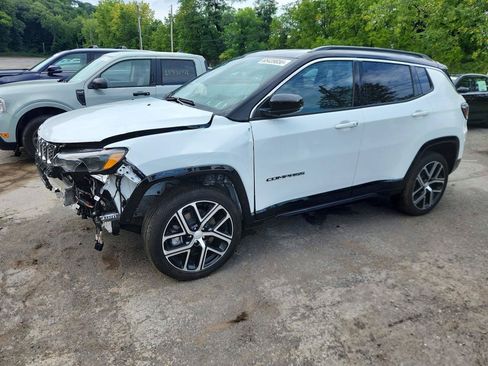 Used 2024 Jeep Compass Limited w/ Elite Group AWD/4WD image 3