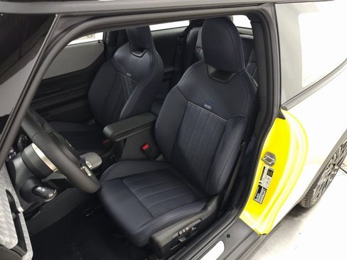 Used 2025 MINI Cooper S FWD image 11