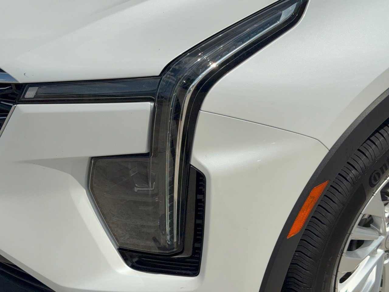 Certified 2024 Cadillac XT4 Luxury w/ Cold Weather Package AWD/4WD image 13