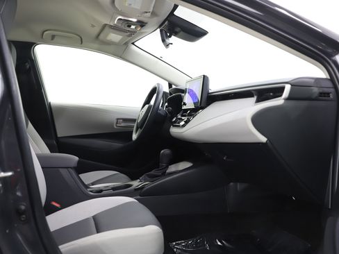 Used 2026 Toyota Corolla LE w/ LE Premium Package image 11