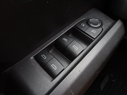 Used 2023 Chevrolet Colorado Trail Boss w/ Technology Package AWD/4WD image 23