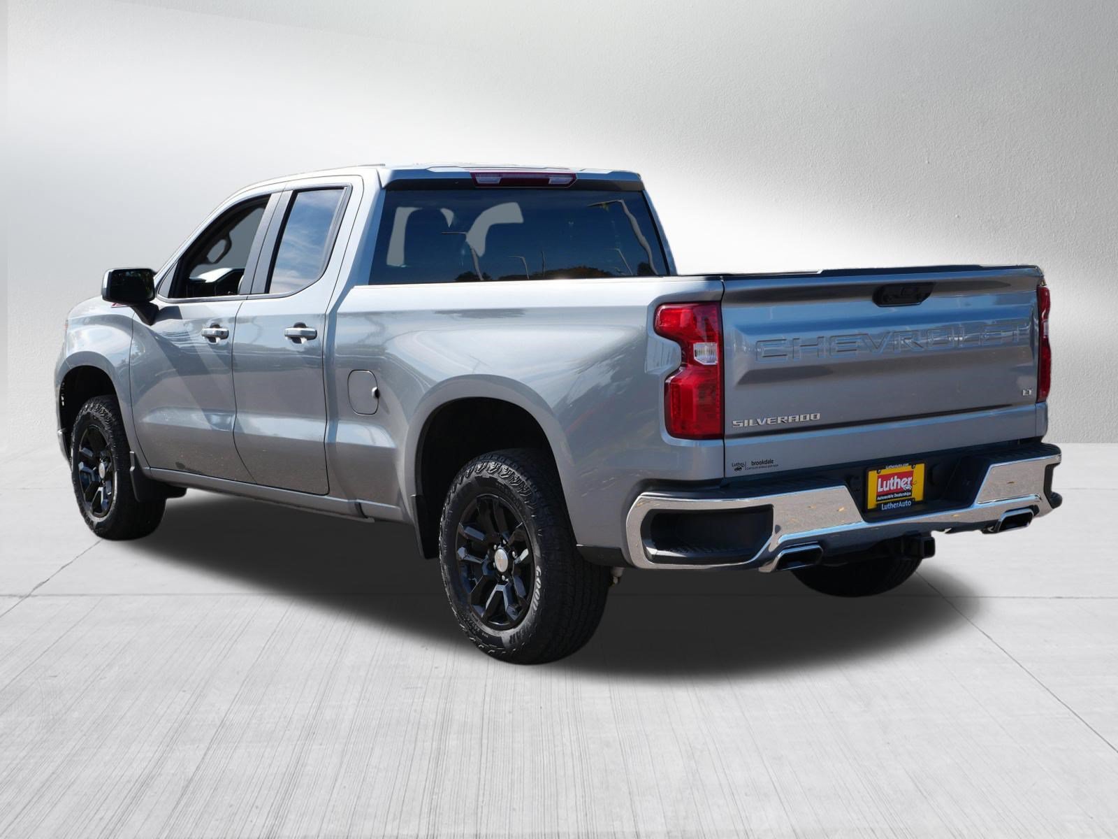 Used 2025 Chevrolet Silverado 1500 LT AWD/4WD image 5