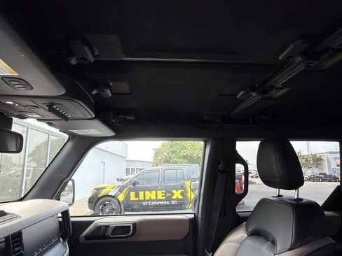 Used 2022 Ford Bronco Wildtrak AWD/4WD image 9