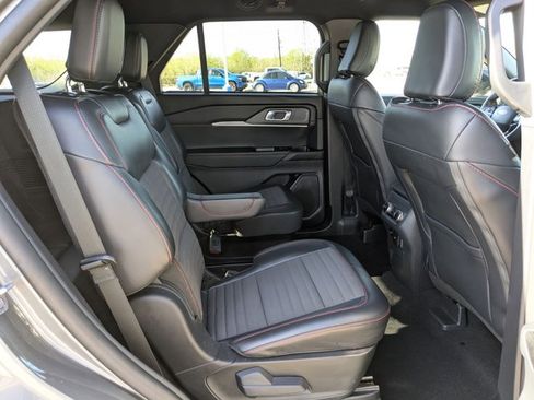Used 2025 Ford Explorer ST-Line image 21