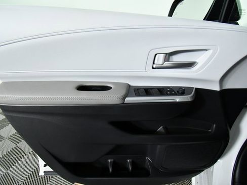 New 2026 Toyota Sienna XLE image 21