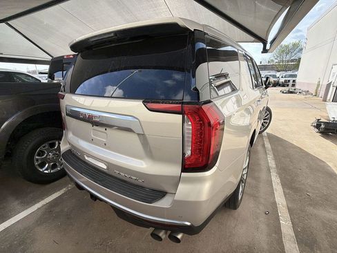 Used 2021 GMC Yukon Denali w/ Denali Ultimate Package image 2