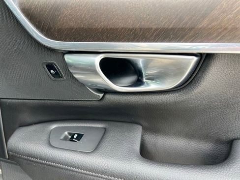 Used 2020 Volvo V90 T6 Cross Country image 44