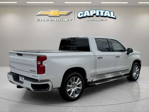 Used 2022 Chevrolet Silverado 1500 High Country w/ High Country Premium Package AWD/4WD image 5