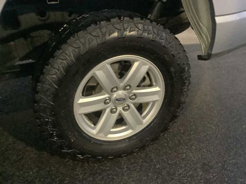 Used 2023 Ford F150 XLT image 6