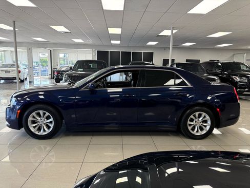 Used 2015 Chrysler 300 Limited image 3