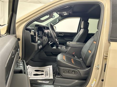 Certified 2022 GMC Sierra 1500 AT4 w/ AT4 Premium Package image 9