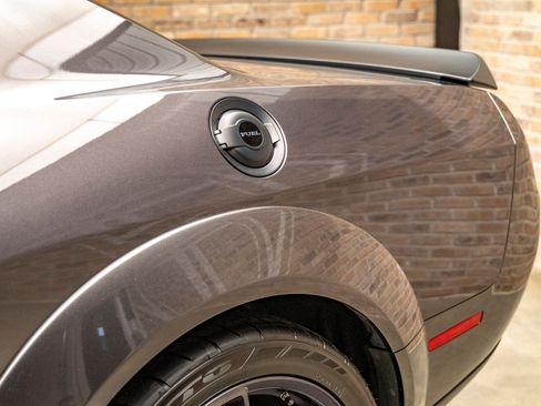 Used 2018 Dodge Challenger SRT Hellcat image 24