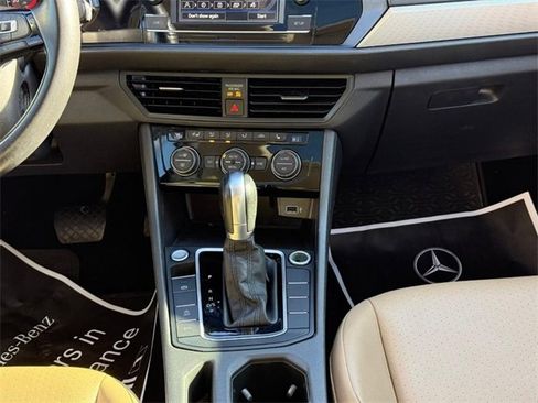 Used 2019 Volkswagen Jetta SE image 14