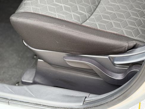 Used 2025 Mitsubishi Outlander Sport LE AWD/4WD image 15