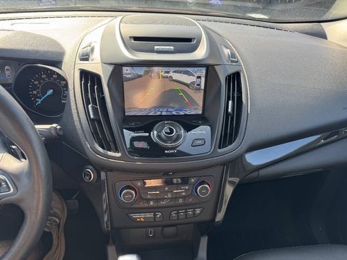 Used 2017 Ford Escape Titanium w/ Equipment Group 301A AWD/4WD image 21