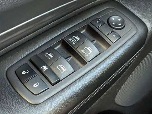 Used 2023 Dodge Durango SXT RWD image 25