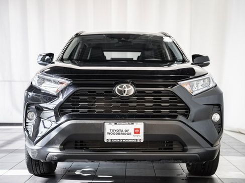 Used 2020 Toyota RAV4 XLE Premium image 2