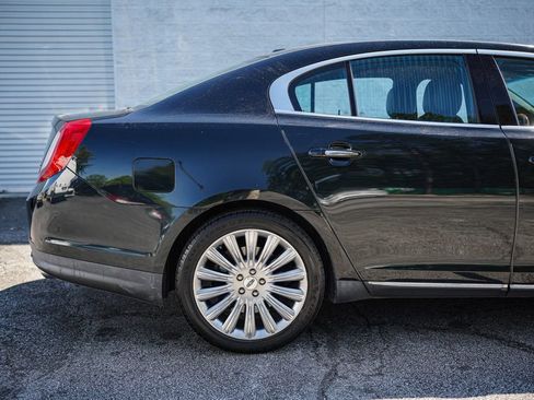 Used 2014 Lincoln MKS image 16