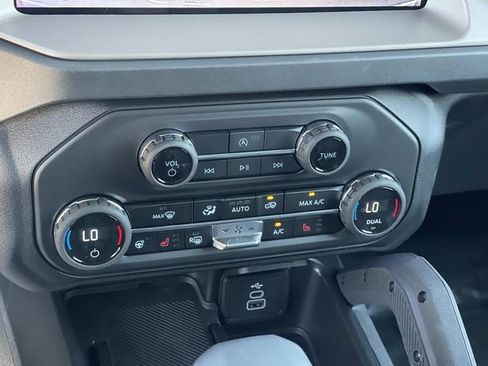 New 2026 Ford Bronco Outer Banks w/ Sasquatch Package AWD/4WD image 14