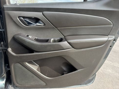 Used 2018 Chevrolet Traverse LT image 33