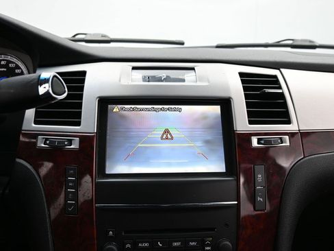 Used 2014 Cadillac Escalade ESV Premium image 52