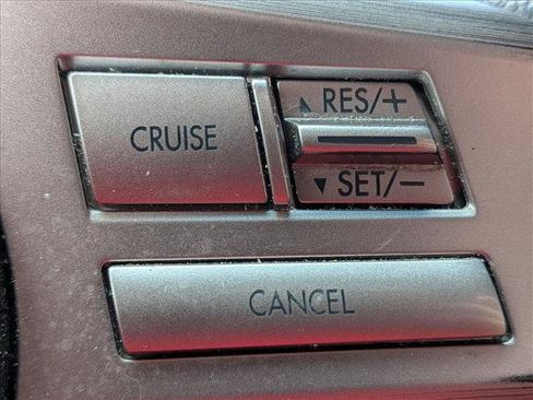 Used 2011 Subaru Outback 2.5i Premium AWD/4WD image 13