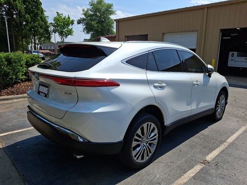 Used 2023 Toyota Venza XLE AWD/4WD image 9
