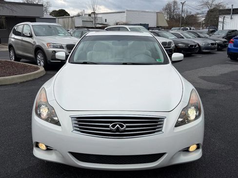 Used 2011 INFINITI G37 Journey w/ Premium Pkg image 2