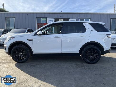 Used 2019 Land Rover Discovery Sport SE image 5