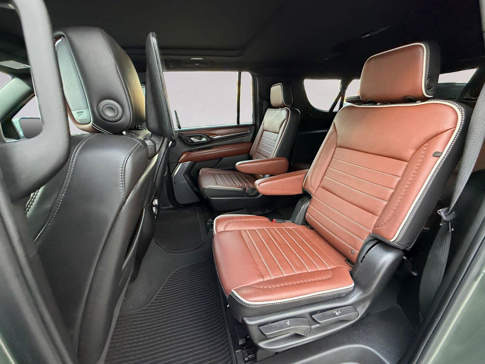 Used 2024 GMC Yukon XL Denali Ultimate AWD/4WD image 13