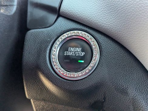 Used 2022 Chevrolet Equinox LS w/ LS Convenience Package image 32