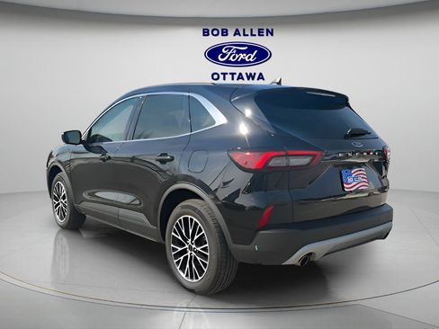 Used 2025 Ford Escape PHEV w/ PHEV Premium Package image 3