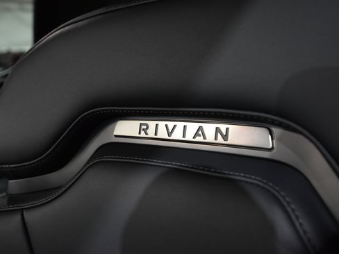Used 2022 Rivian R1T Adventure image 48