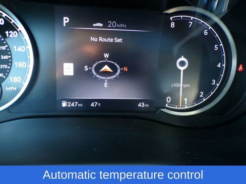 Used 2026 Genesis G70 2.5T Prestige image 4