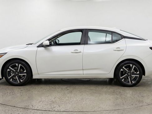 Used 2025 Nissan Sentra SV image 5