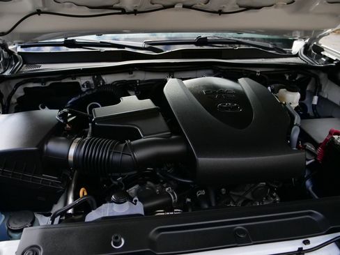 Used 2023 Toyota Tacoma SR AWD/4WD image 38