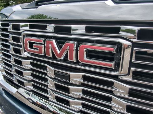 New 2025 GMC Sierra 2500 Denali w/ Denali Reserve Package image 32