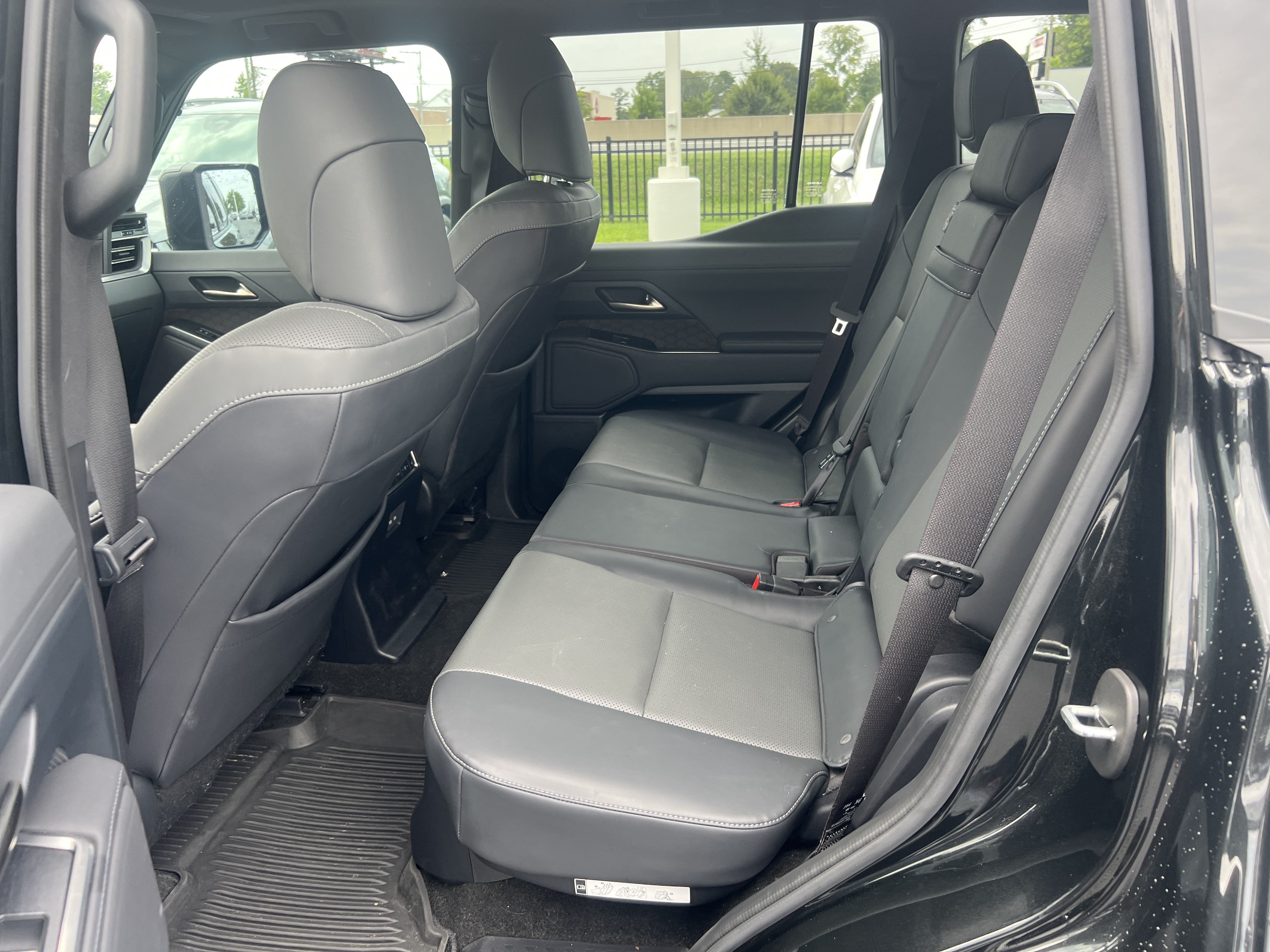 Used 2024 Lexus GX 550 w/ Accessory Package (Z1) AWD/4WD image 32