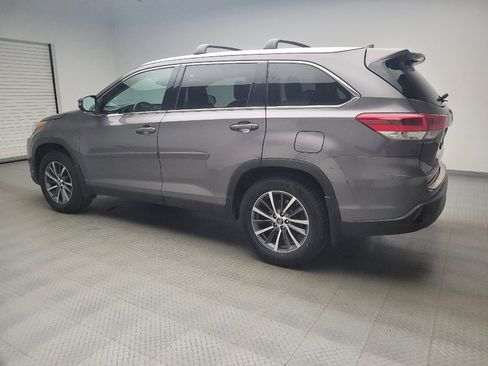 Used 2019 Toyota Highlander XLE w/ Protection Package #3 AWD/4WD image 3