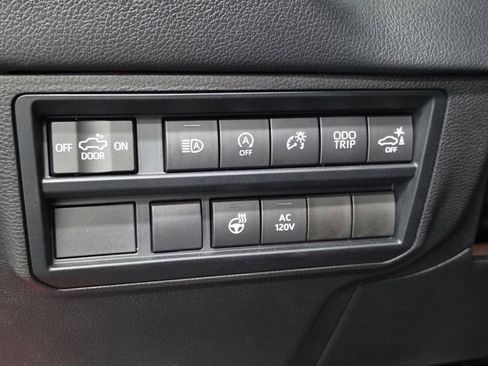 Used 2022 Toyota Tundra Limited image 23