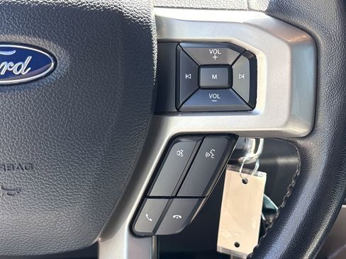 Used 2022 Ford F250 Lariat w/ Black Appearance Package image 20