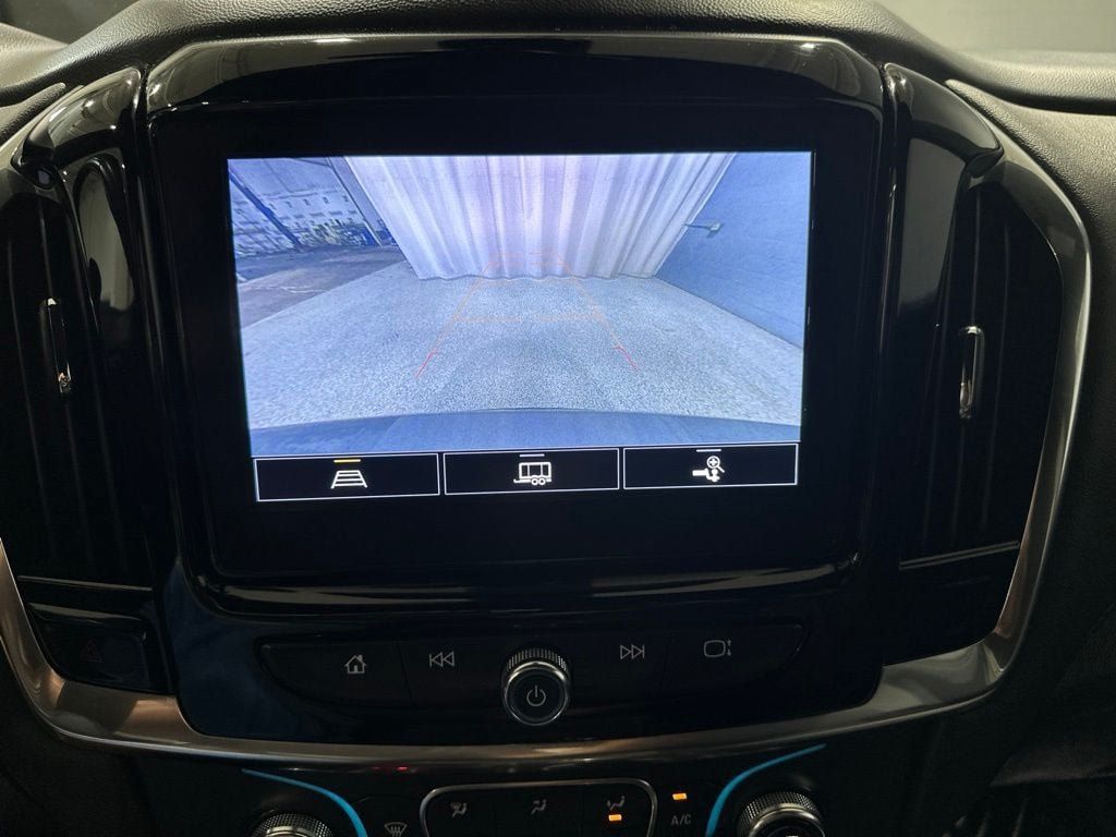 Certified 2023 Chevrolet Traverse LT AWD/4WD image 11