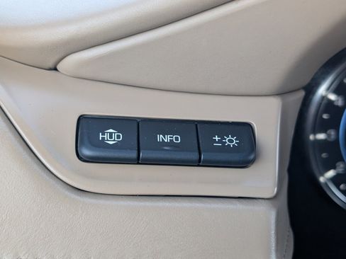 Used 2018 Cadillac Escalade Platinum image 20