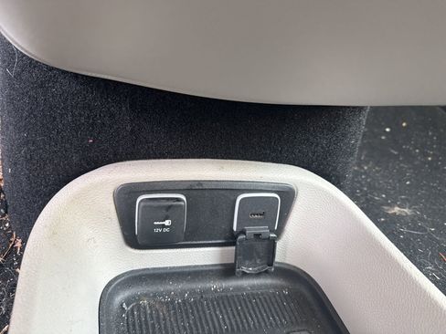 Used 2020 Chrysler Pacifica Touring-L image 26