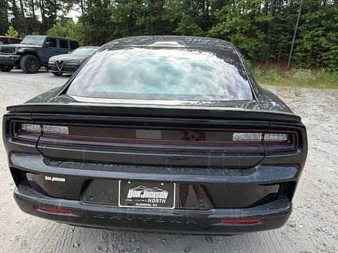 Used 2024 Dodge Charger Daytona Scat Pack w/ Plus Group AWD/4WD image 9