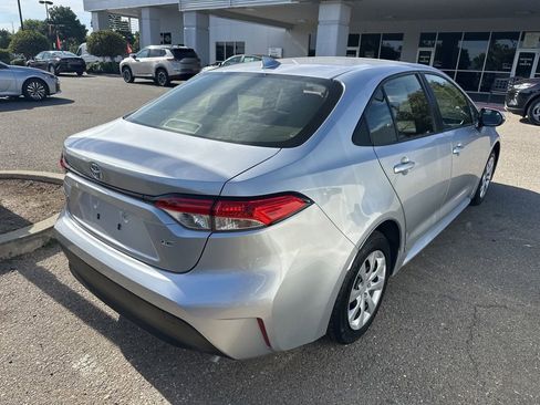 Used 2024 Toyota Corolla LE FWD image 6