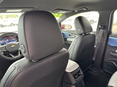 New 2026 Chevrolet Equinox EV LT image 30