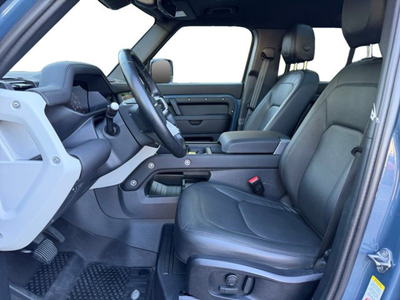 Certified 2024 Land Rover Defender 110 S AWD/4WD image 10